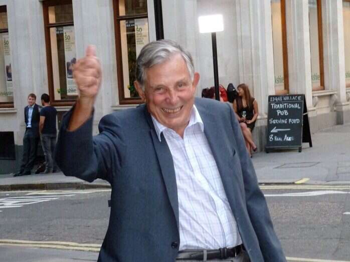 Vic Chapple, 'the complete reporter', dies aged 93